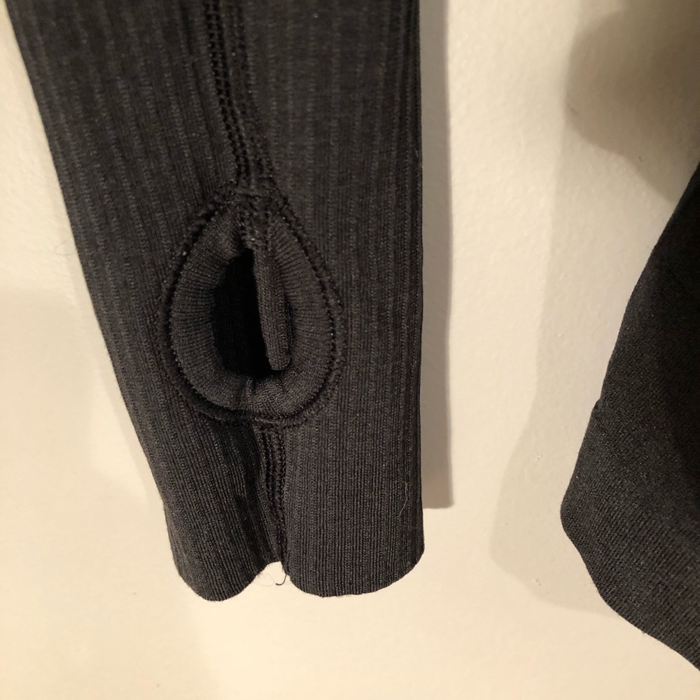 Lululemon black long sleeve seamless performance top - Picture 5 of 7